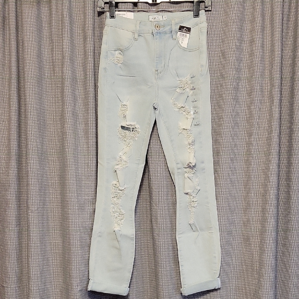 Trendy Light Blue Distressed Jeans
